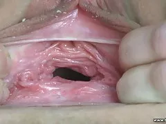 瘦妓女得到她的阴部性交