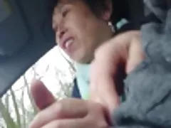 布鲁内特裸体在公共场合